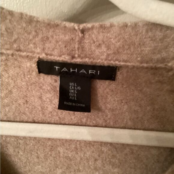 TAHARI SIZE LARGE TAN KNIT CROPPED BUTTON FRONT CARDIGAN SWEATER - Picture 6 of 7